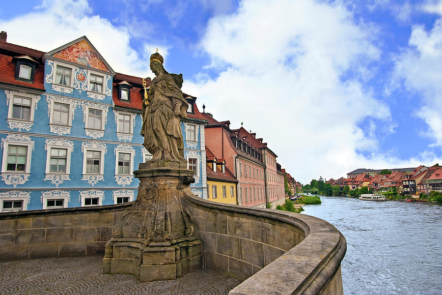 the storybook “Wedgewood” house in Bamberg