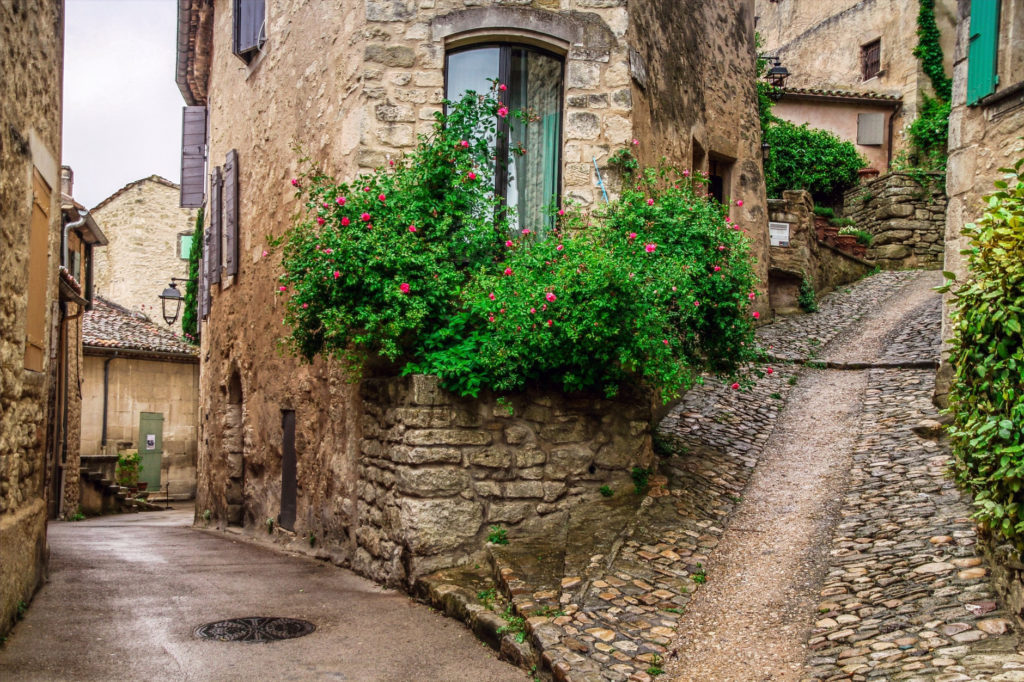 cobbled lanes in Lacoste