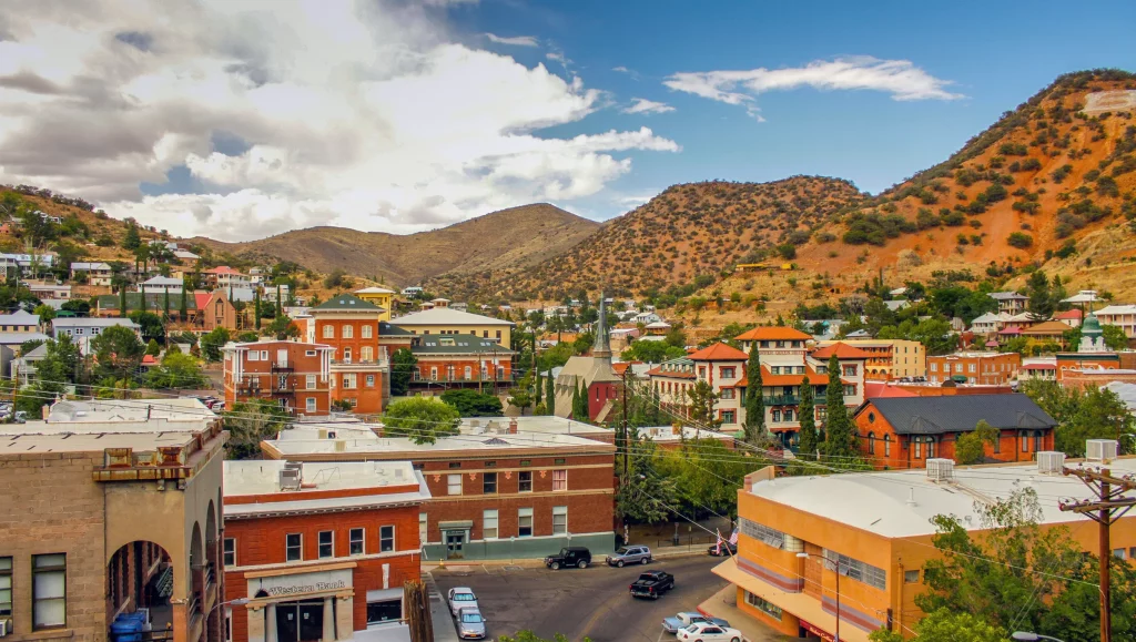 downtown Sedona, a beautiful stop on a Southwest road trip itinerary