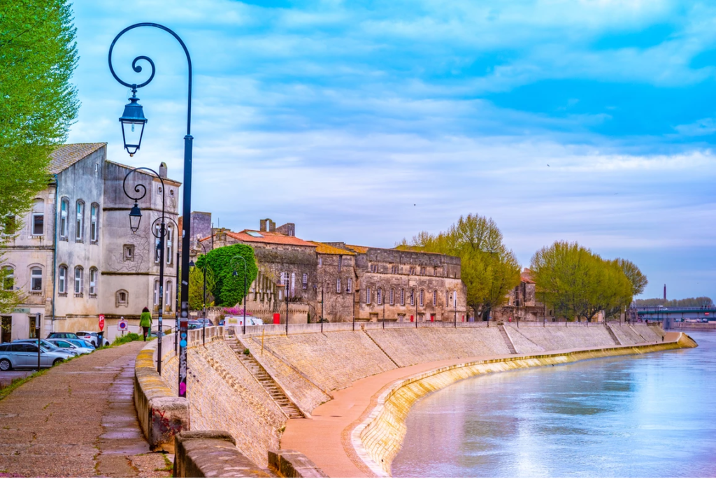 the quay in Arles 