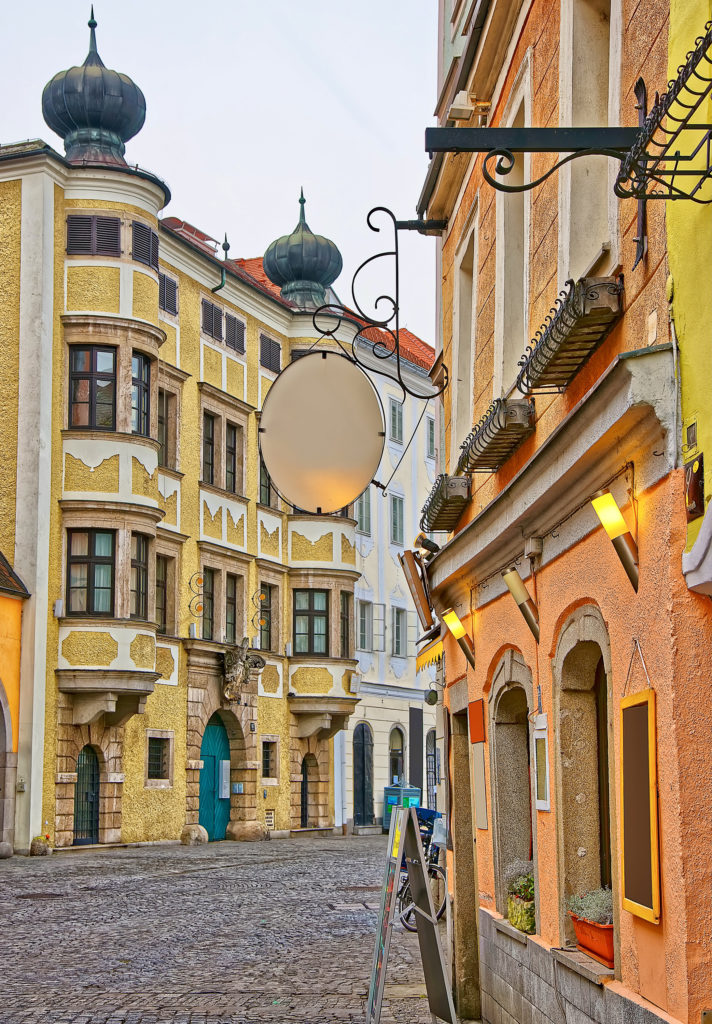 pretty pastel facades in the old town of Linz