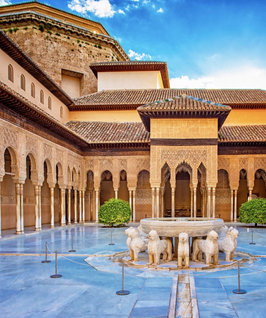 the famous Lion Fountain in the Alhambra