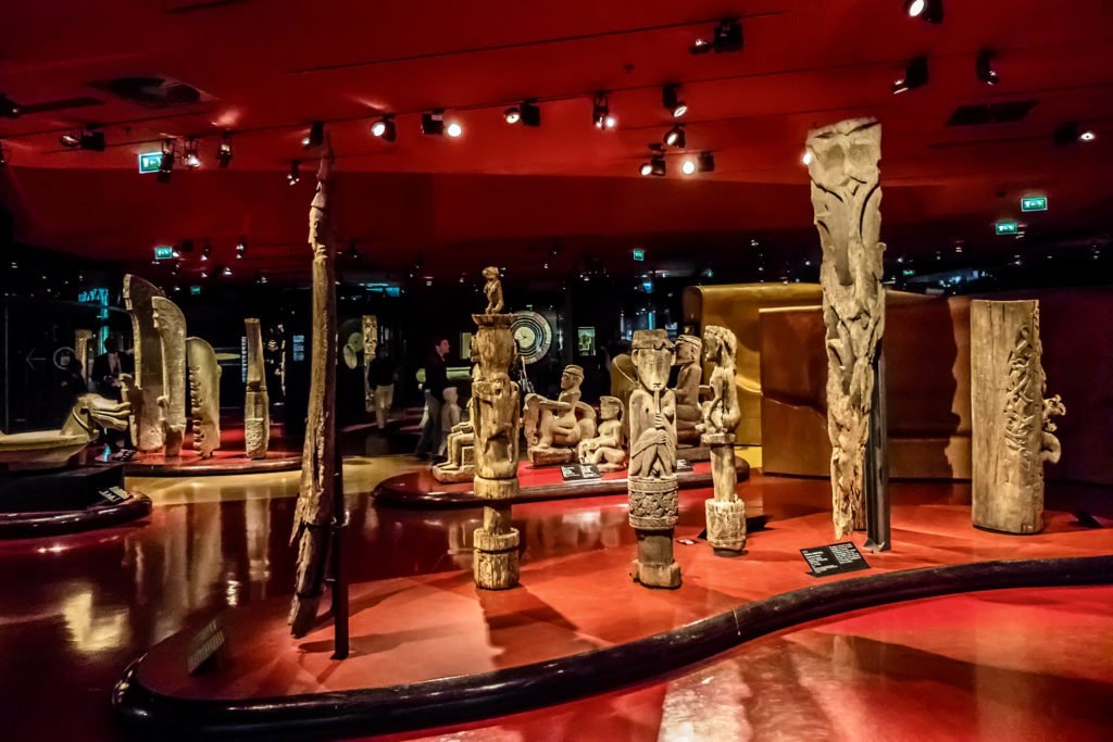 exhibit of indigenous primitive art at the Quai Branly