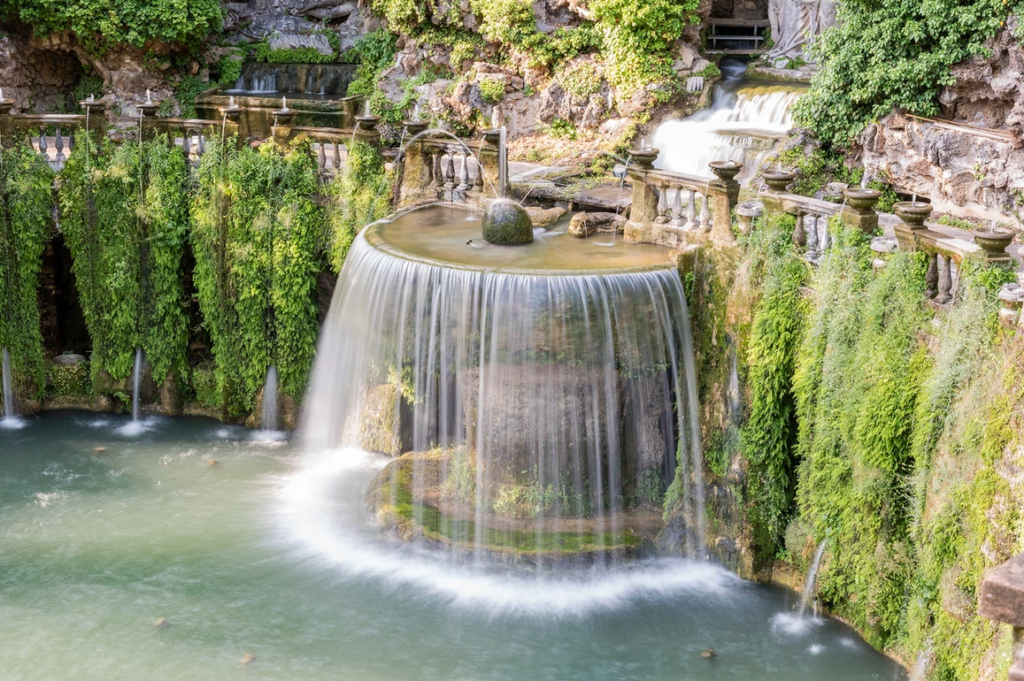 the Oval Fountain at Villa d'Este,a bucolic day trip from Rome