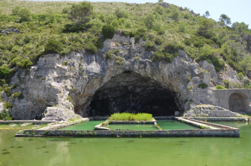 grotto of Tiberius Villa. Image: Carole Raddato - CC BY-SA 2.0
