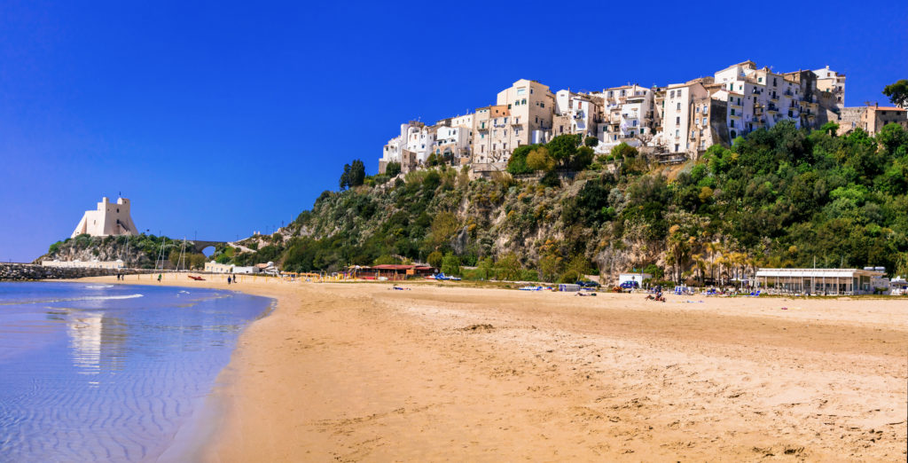 the pretty resort town of Sperlonga