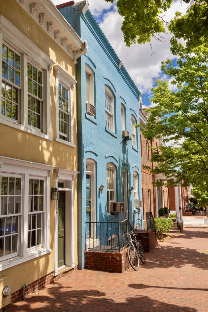 pretty homes in Georgetown