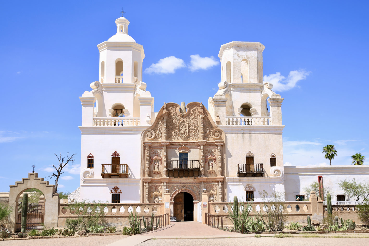 Guide To San Xavier del Bac Mission In Tucson Arizona The