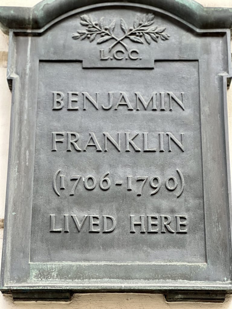 plaque marking the exterior of the Benjamin Franklin House