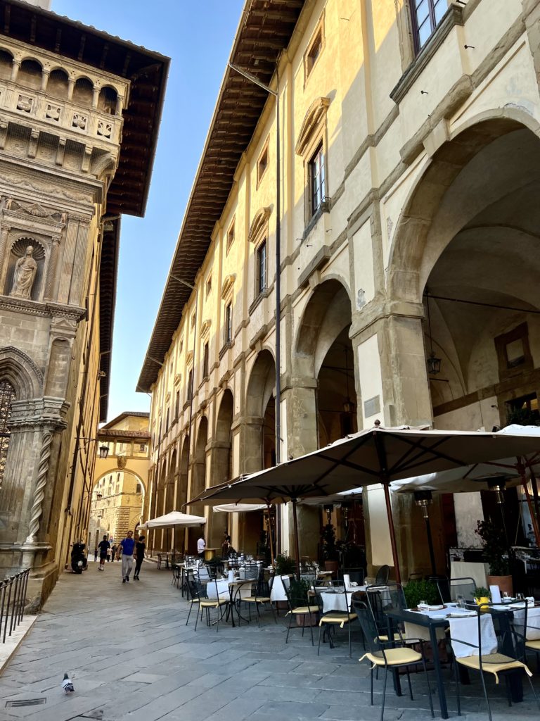 the Vasari-designed loggia leading to Piazza Grande