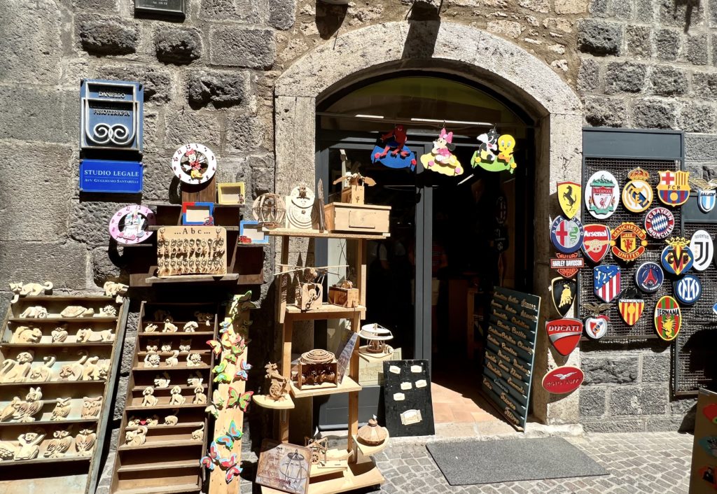 wood carving shop in Orvieto