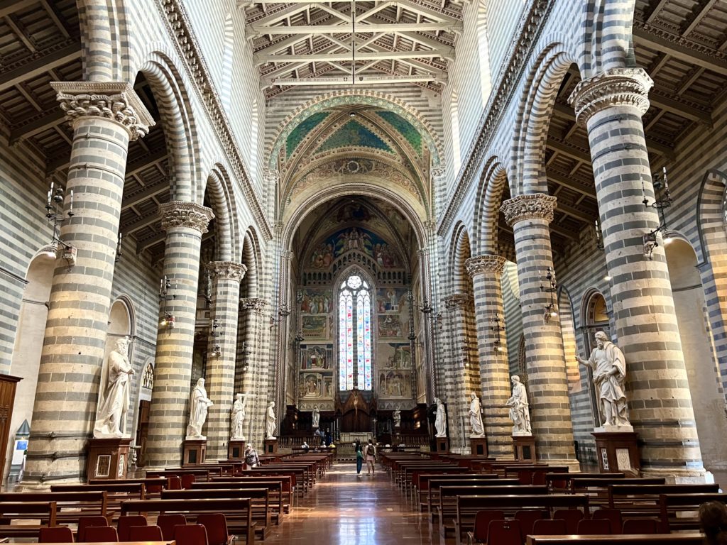 central nave of Orvieto Cathedral