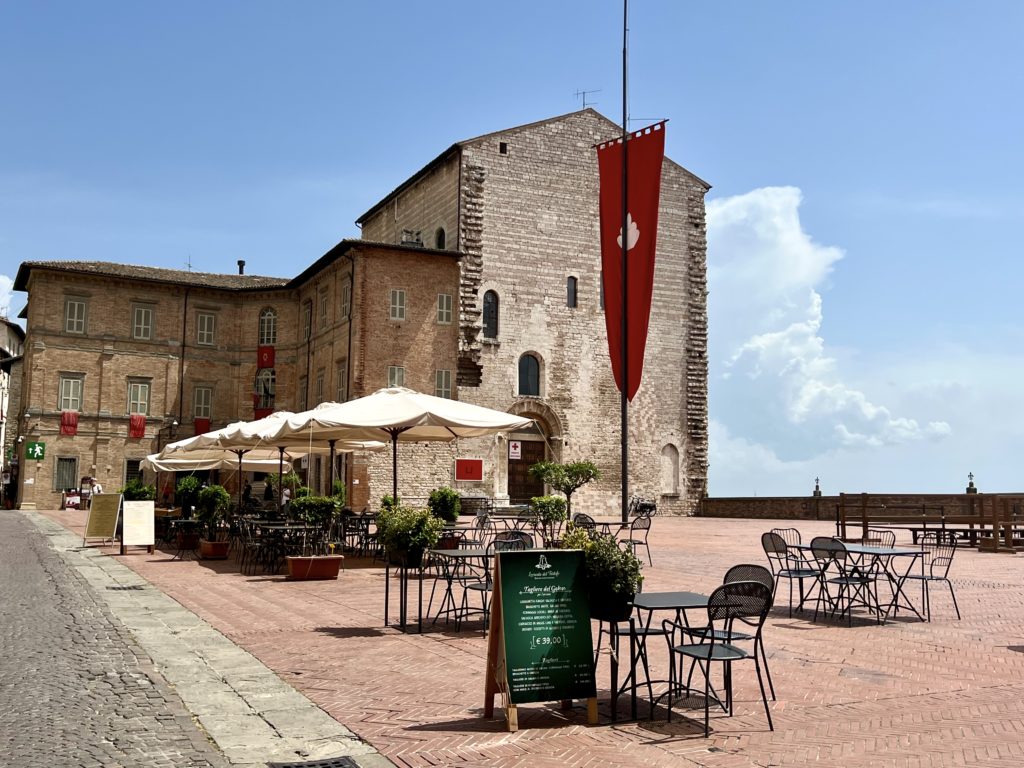 Piazza Grande, on of the best things to do and see in Gubbio