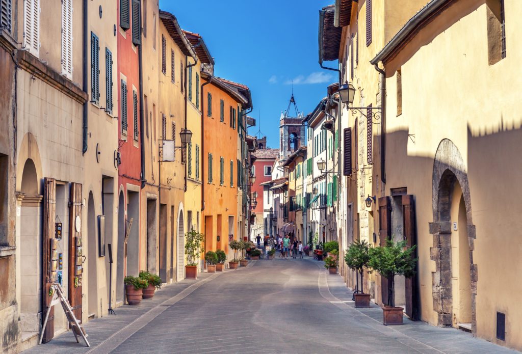 the main drag in Montepulciano, an amazing day trip from Florence