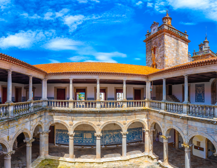 Manueline cloister with azulejo panels