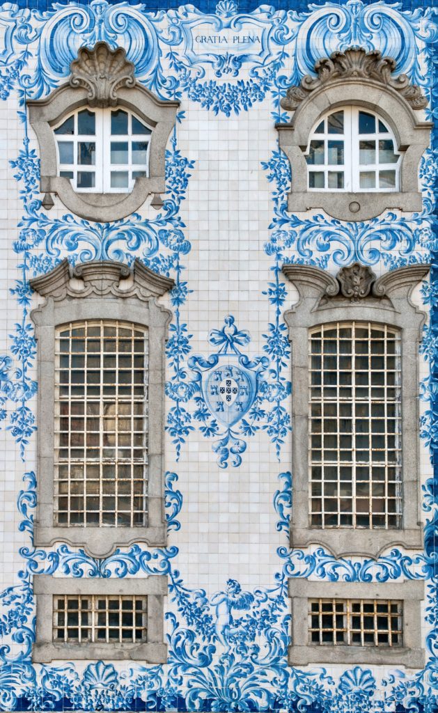 facade of the Carmo Church