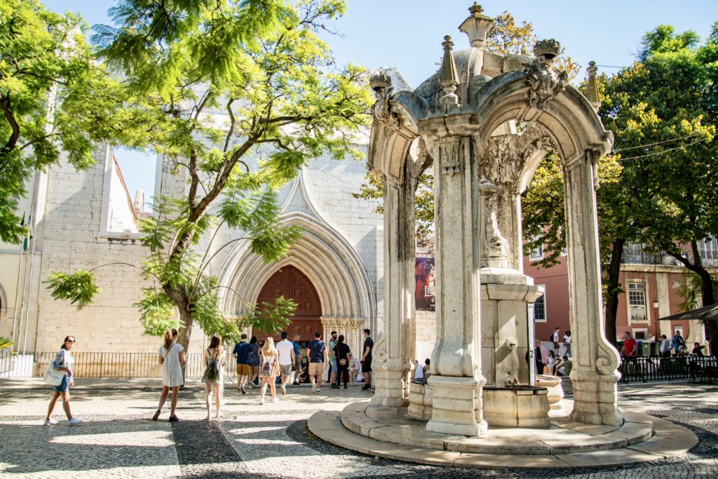 square at the Convento and Igreja do Carmo in Chiado