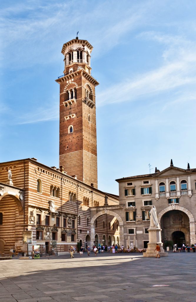 Torre dei Lamberti in Piazza delle Erbe