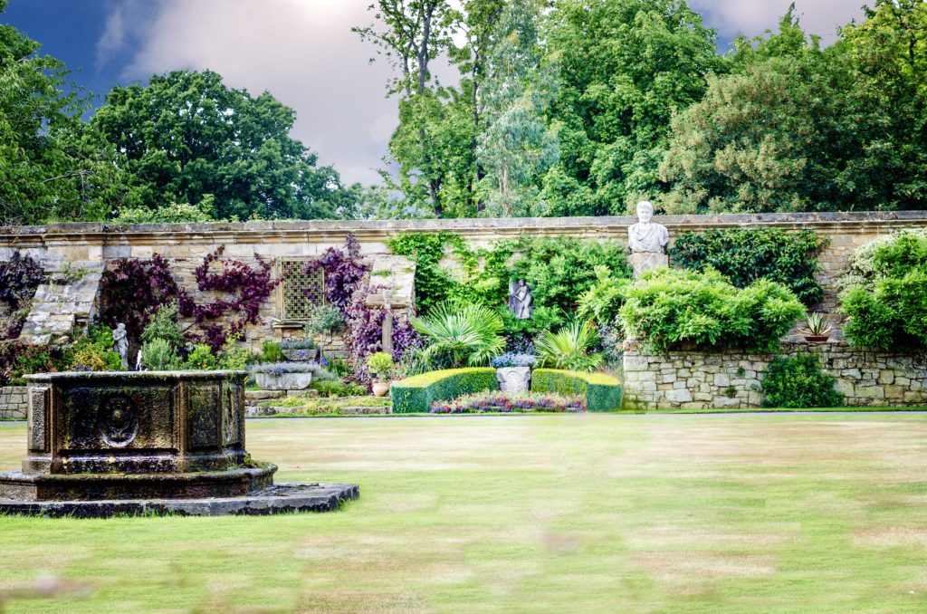 formal walled garden at Hever Castle