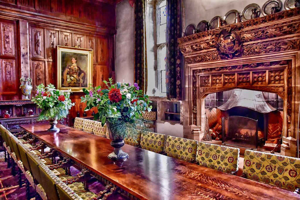 banqueting hall in Hever Castle