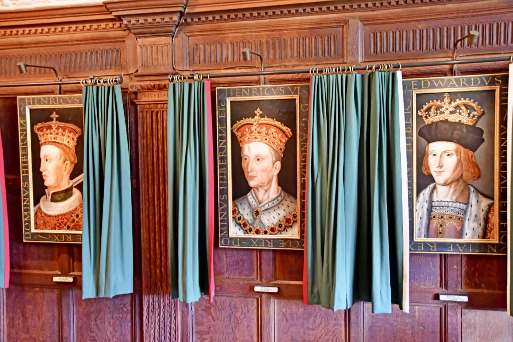 portraits in the Long Gallery
