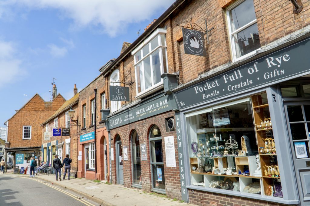 High Street, the main drag in Rye with cute shops, which you should visit with one day in Rye