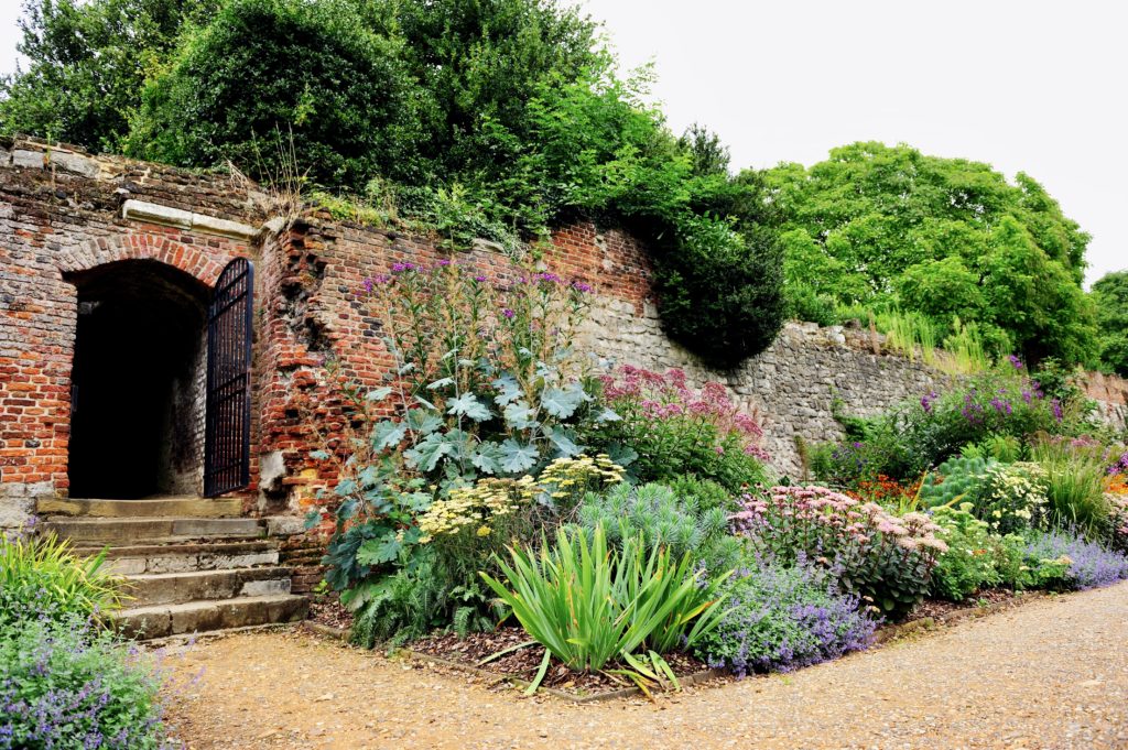 gardens at Eltham Palace