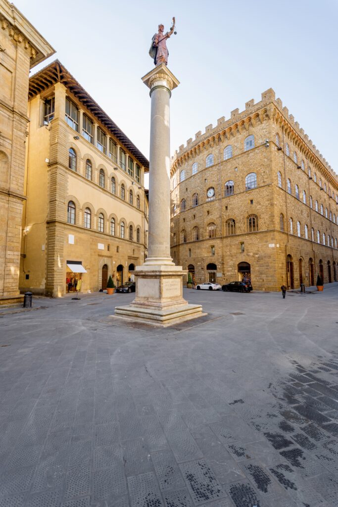 Piazza Santa Trinita