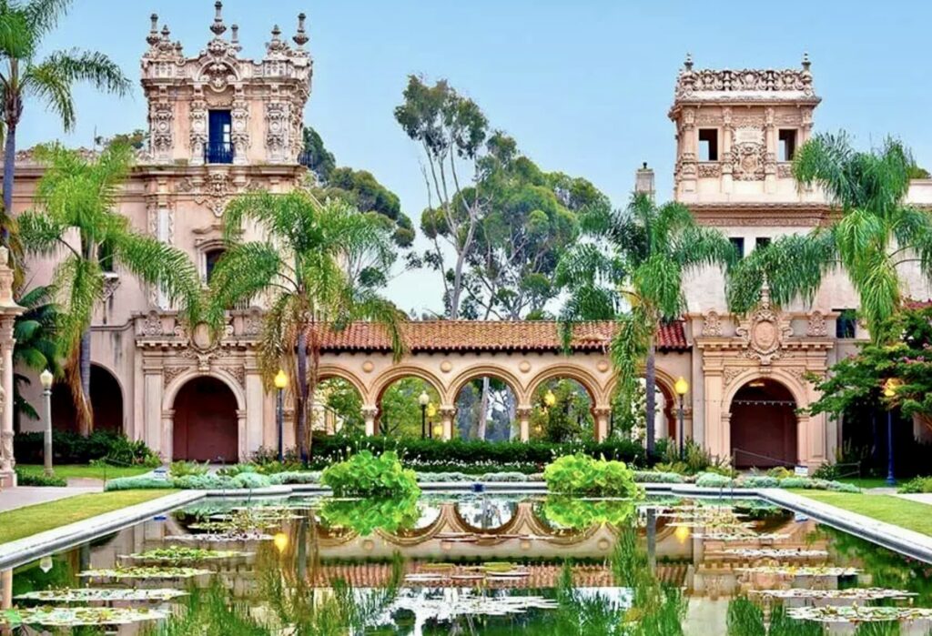 Casa de Balboa, a Neo-Rennaissance building that's free to enter