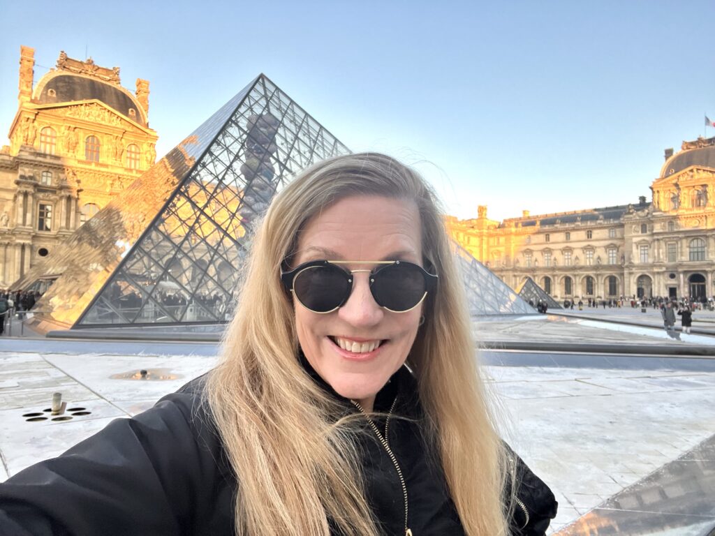 enjoying the Louvre in winter