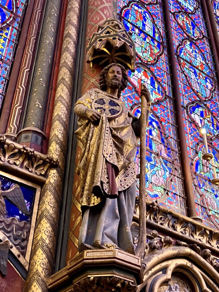 apostle statue in Saint-Chapelle