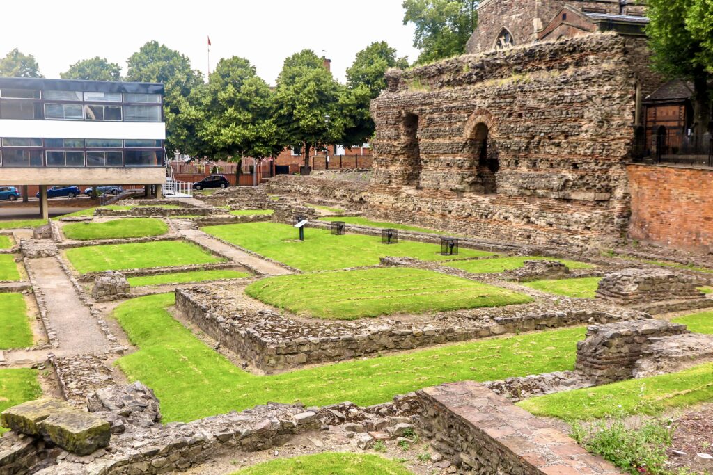 ruins of the Roman baths and the wall of the Jews 