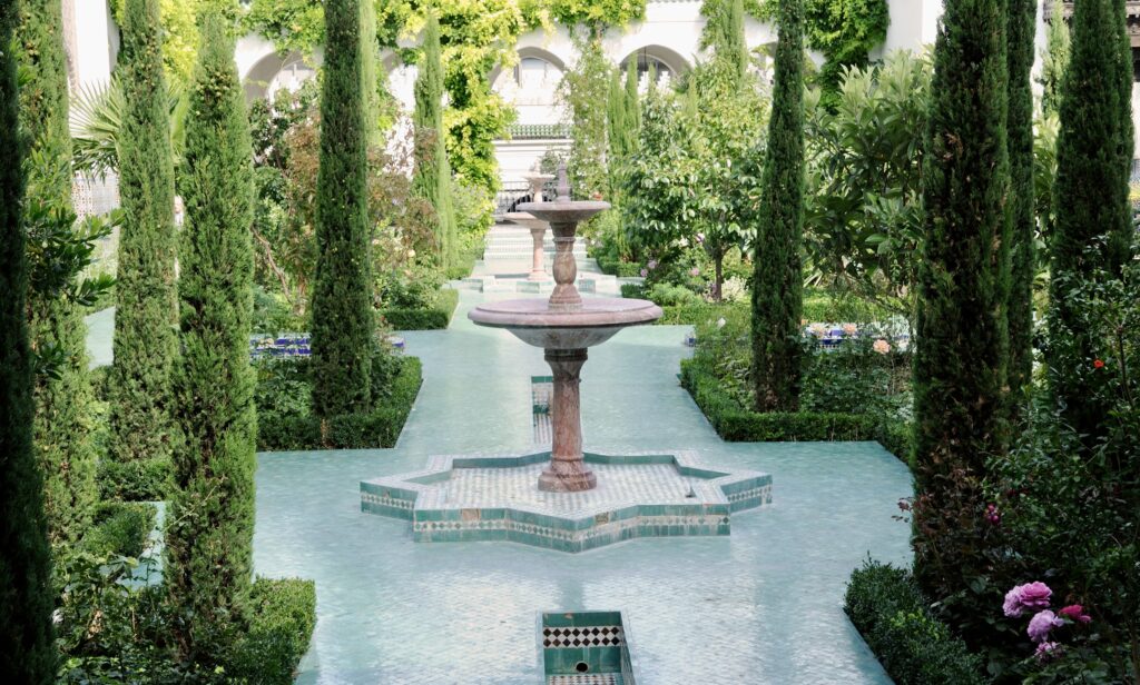 fountain at the Grande Mosque of Paris