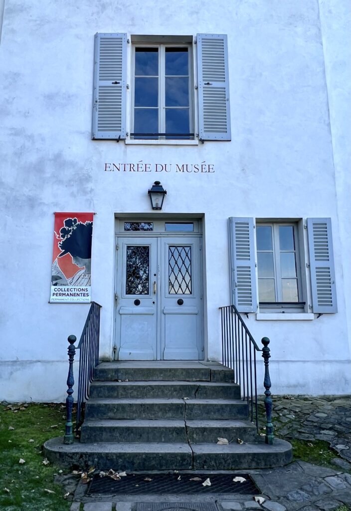 entrance to the permanent collection of the Musee Montmartre