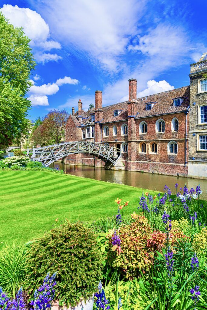 pretty architecture on the River Cam