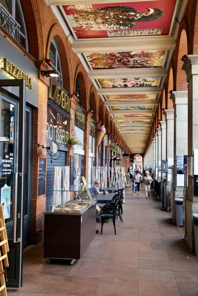 porticoes of Place du Capitole 