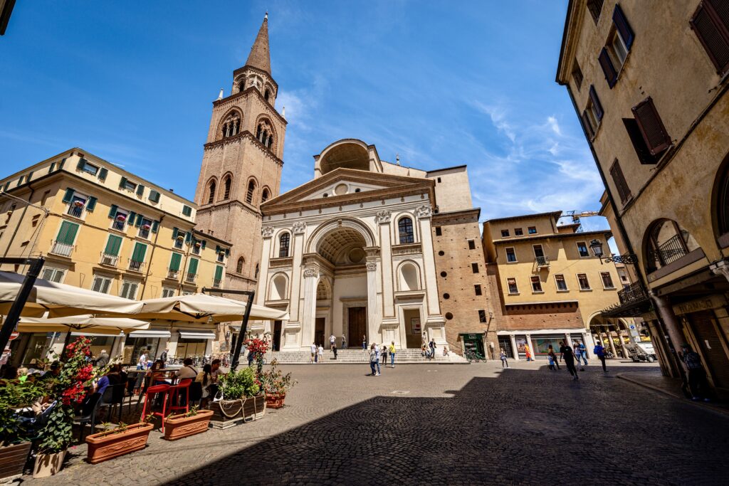 Basilica of Sant’Andrea, a must do with one day in Mantua