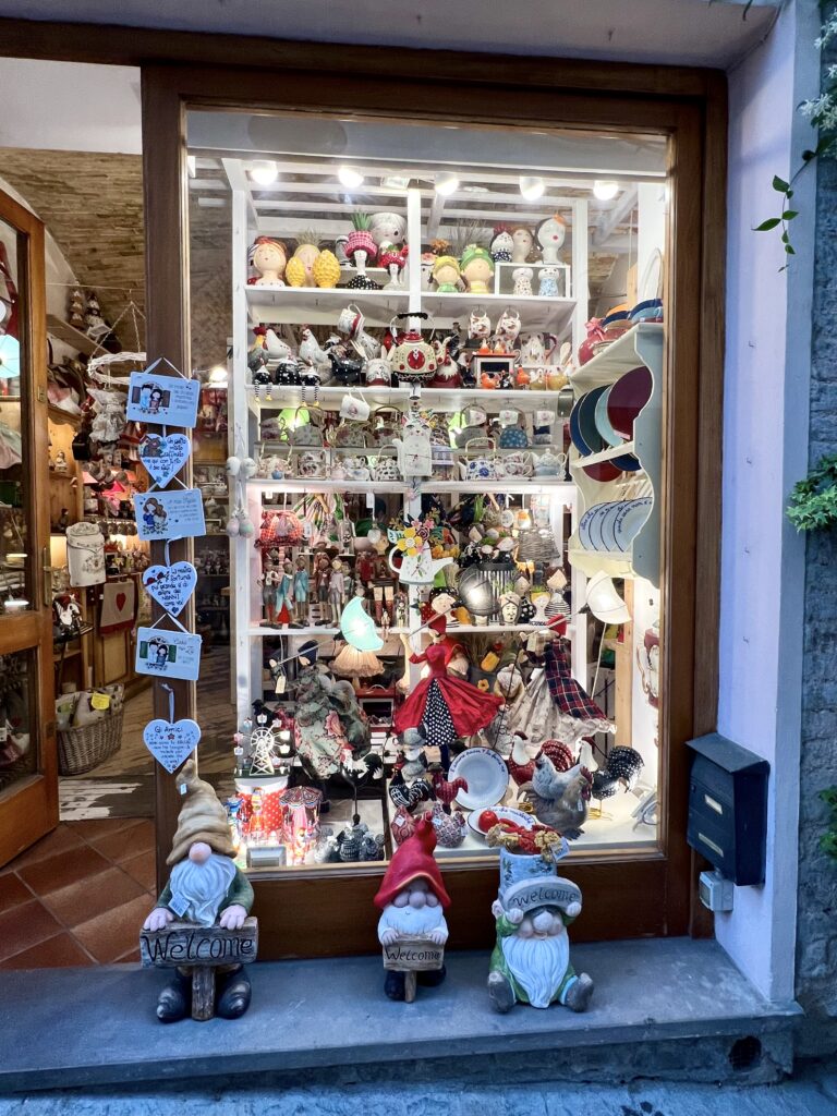 shop in Spello