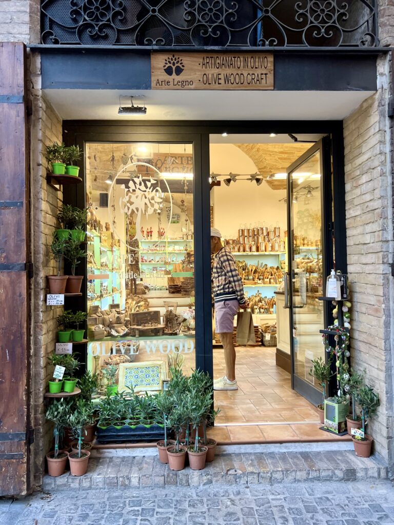 shop in Spello