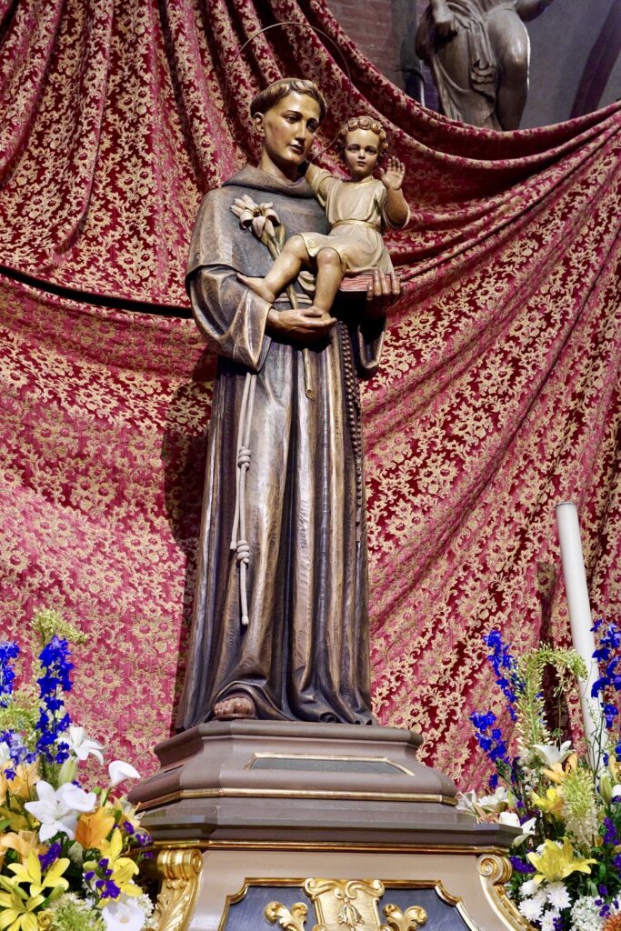 statue of St. Francis in the Church of San Francesco