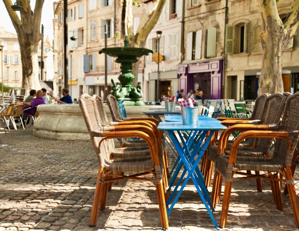sidewalk cafe in Avignon