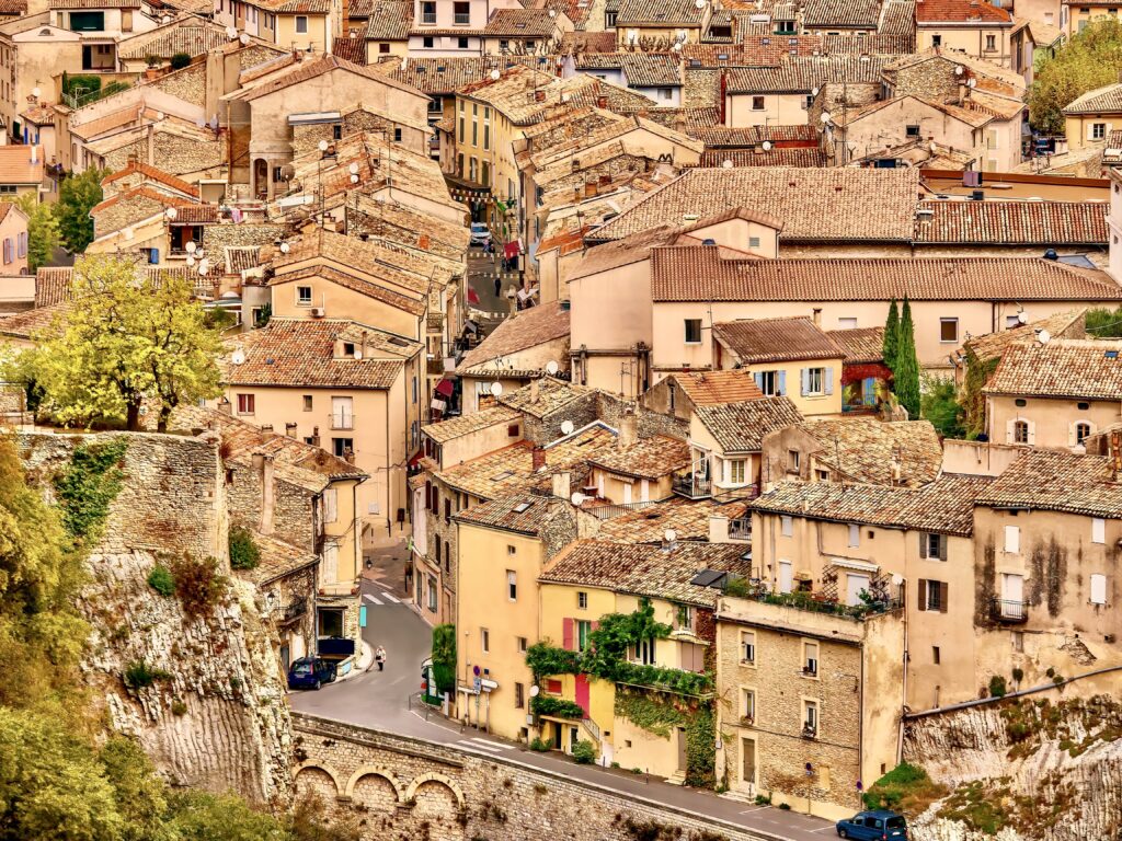 houses in medieval Vaison