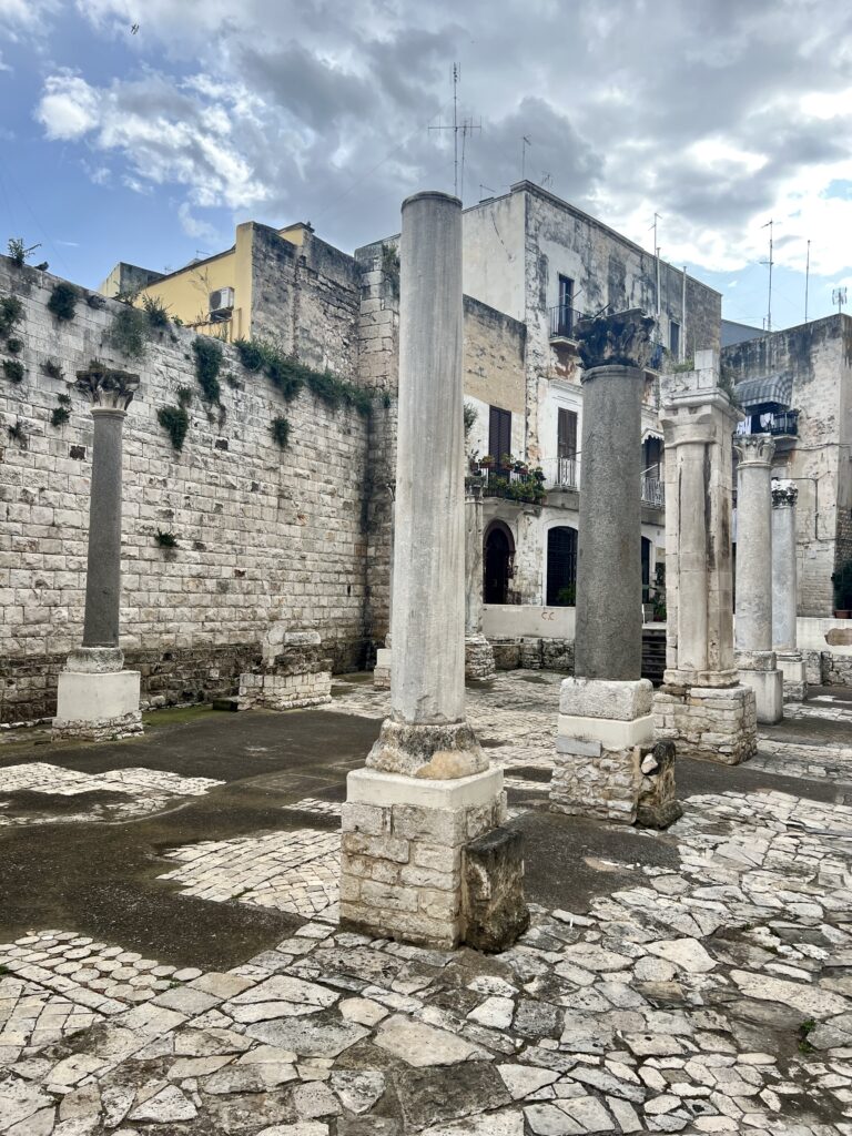 Colonnade de Ferrarese