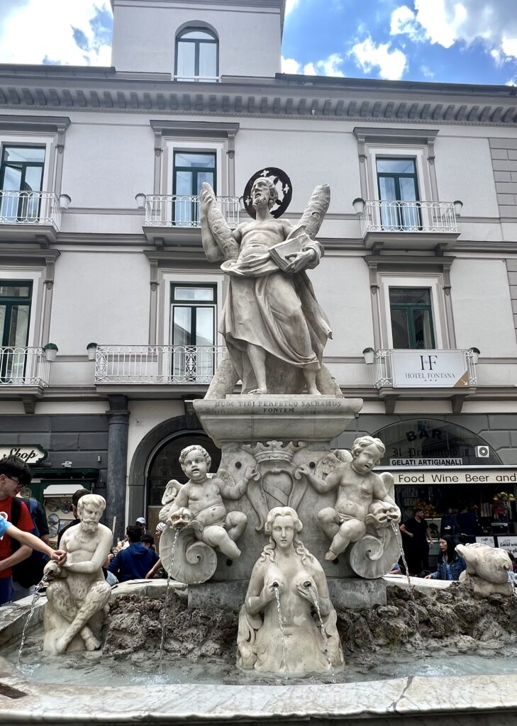 fountain in Piazza Duomo