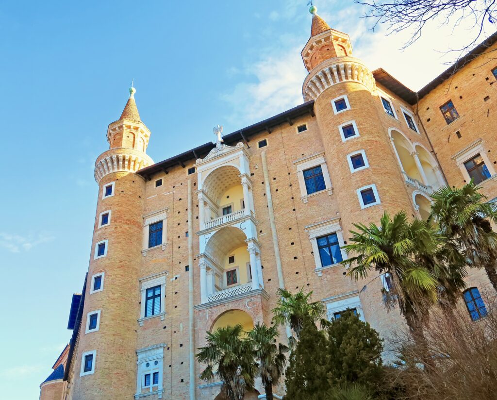 western facade of the palace, the best thing to do in Urbino