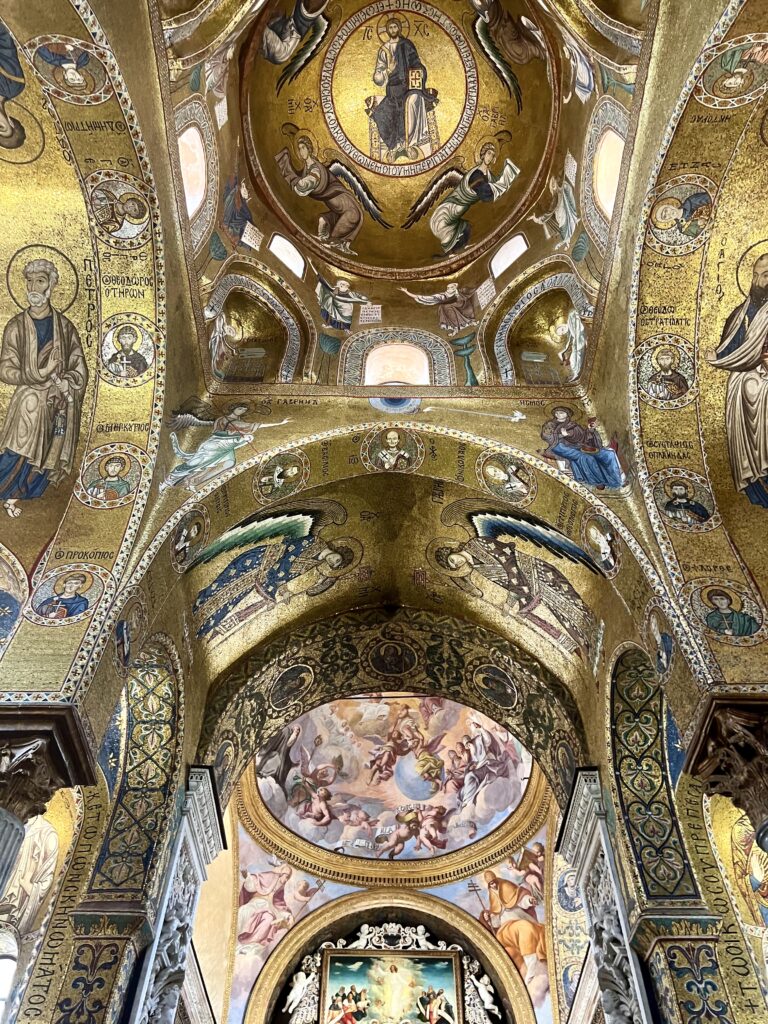 mosaics and frescos in te central nave of La Martorana