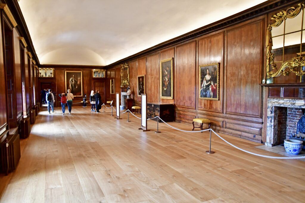 Queen's Long Gallery