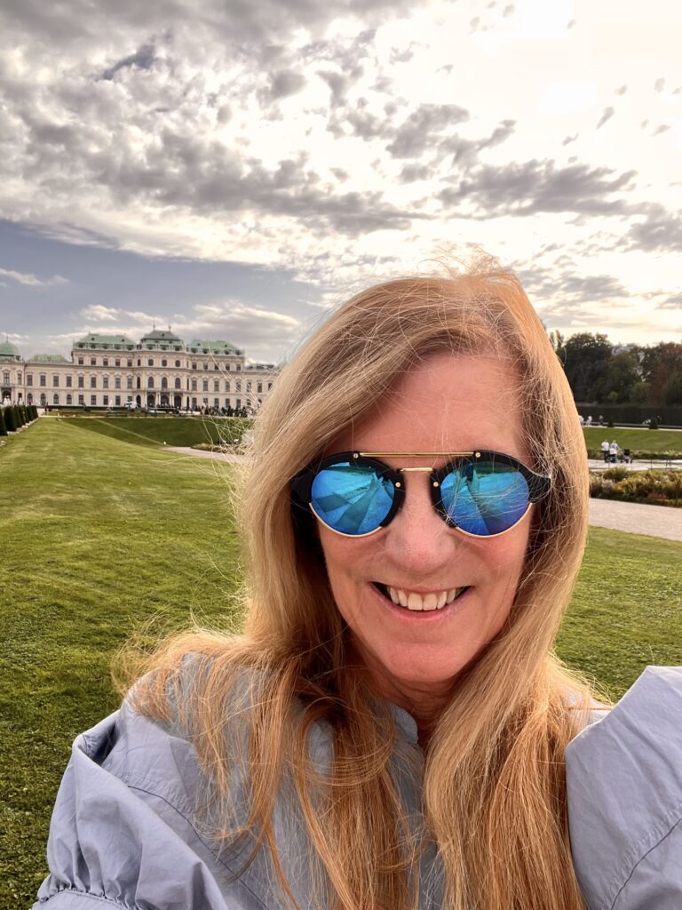 enjoying another visit to the Belvedere palace