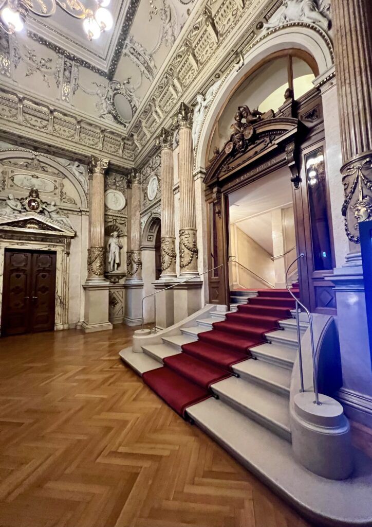 grand foyer