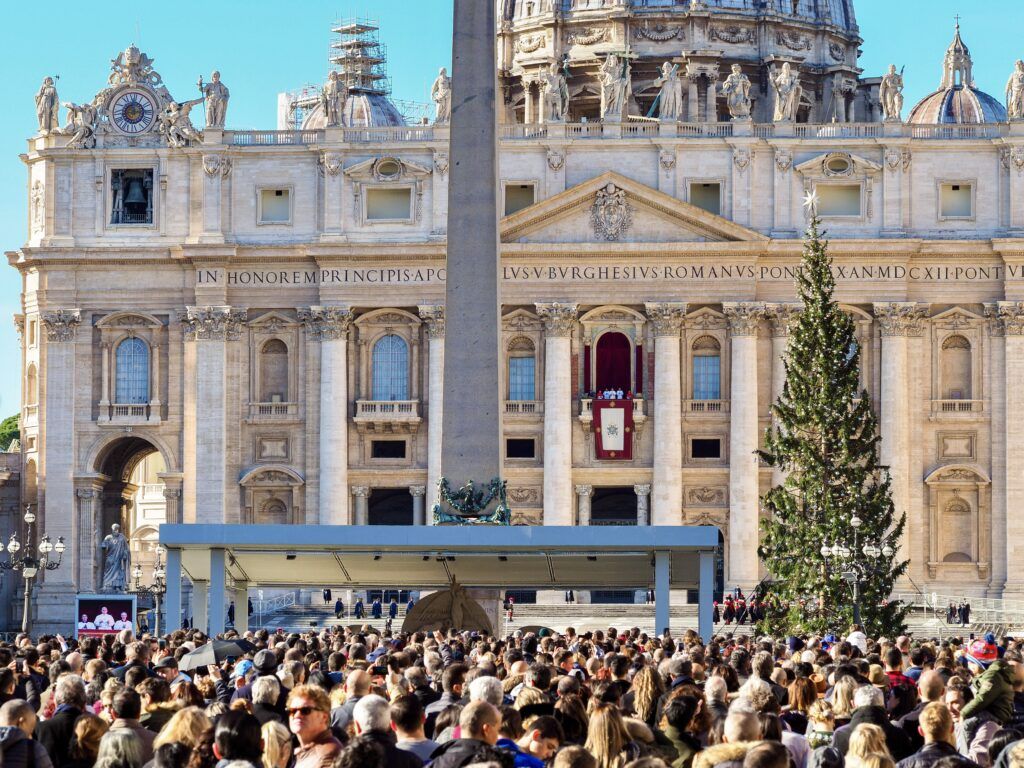 Pope Francis at the  the balcony